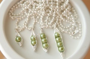 sweet peas necklace