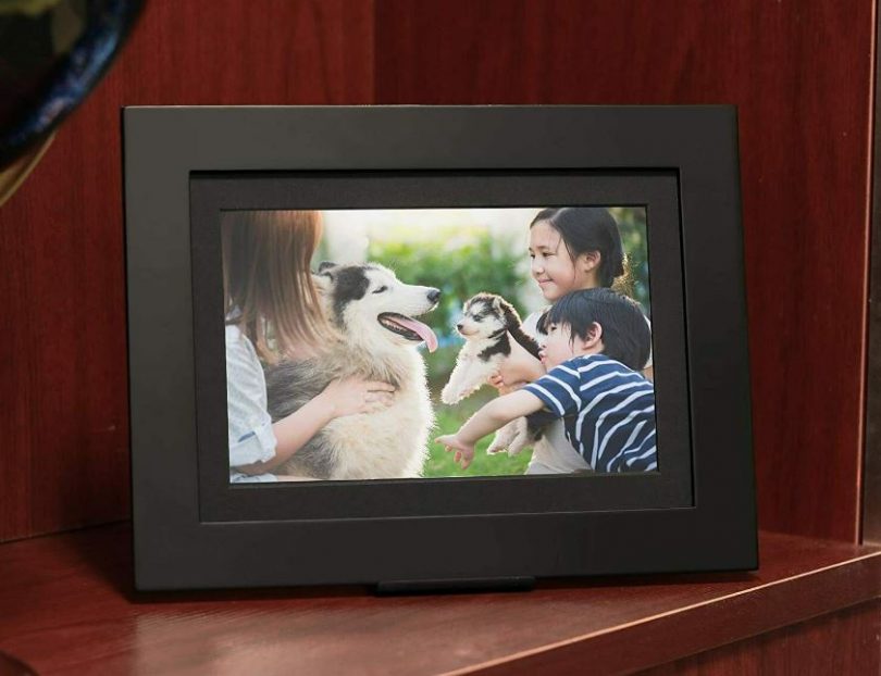 Brookstone PhotoShare Friends & Family 8″ WiFi Smart Digital Photo